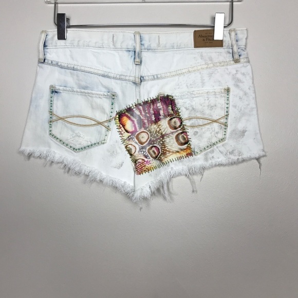 Abercrombie & Fitch Distressed Jean Shorts size 27 - Picture 3 of 8